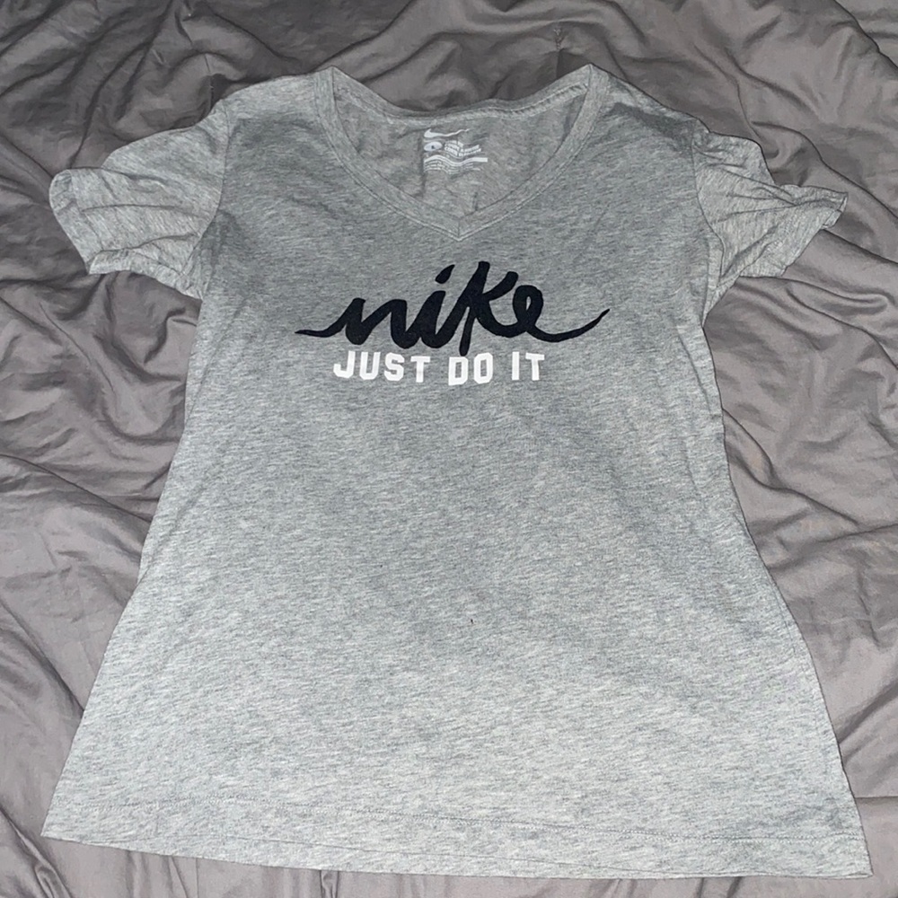 nike t shirt